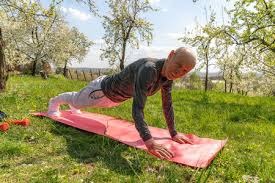 虽然库里超越雷阿伦成历史第一射手，但雷阿伦的投篮姿势更为标准